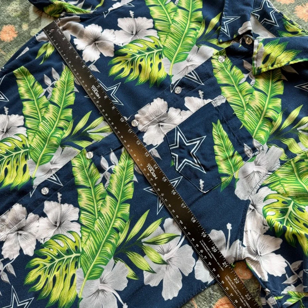 NFL‎ Team Apparel Dallas Cowboys Mens M Tropical Floral Aloha Button Down Shirt